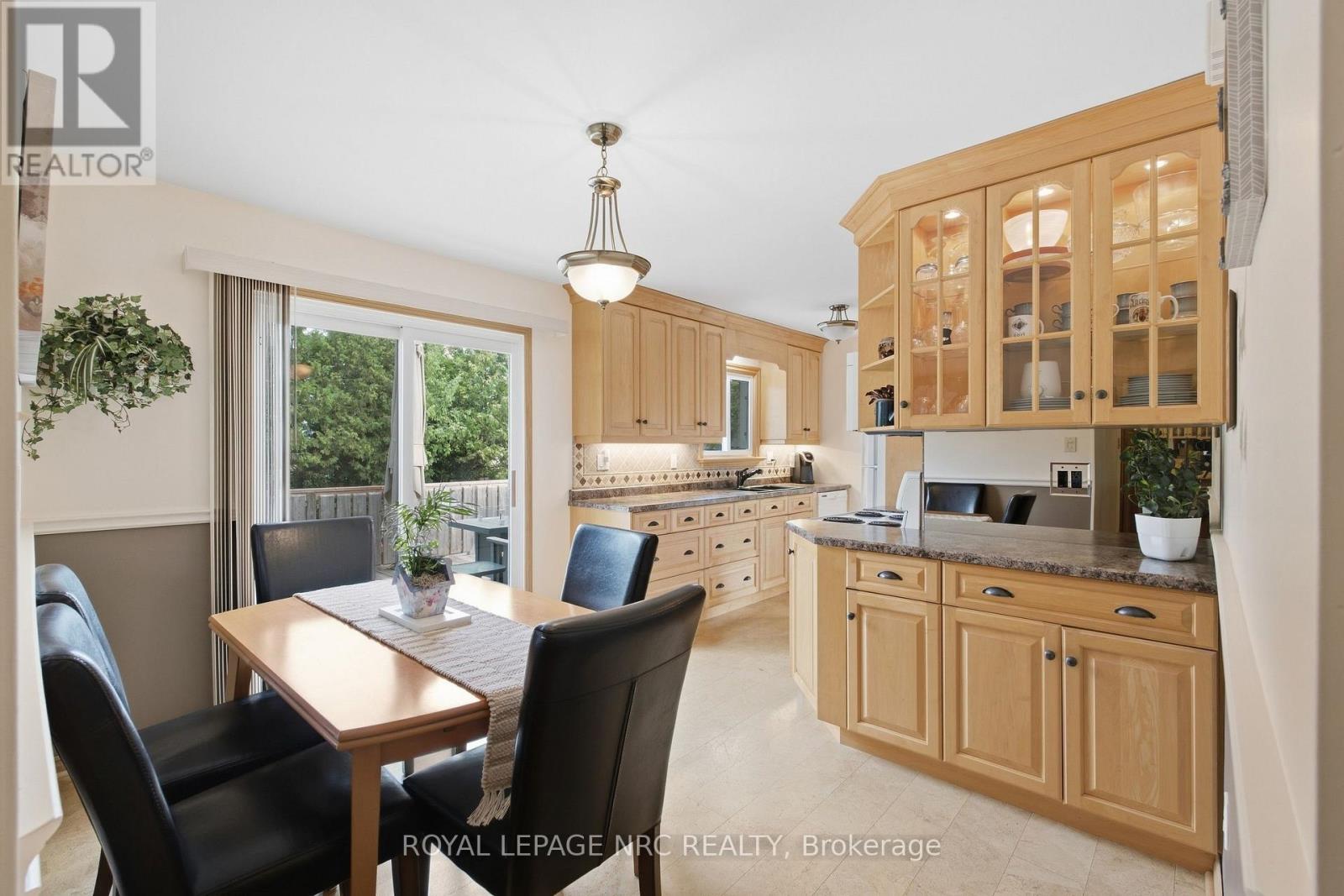 37 Viking Drive, Grimsby, Ontario  L3M 3V2 - Photo 10 - X13800778