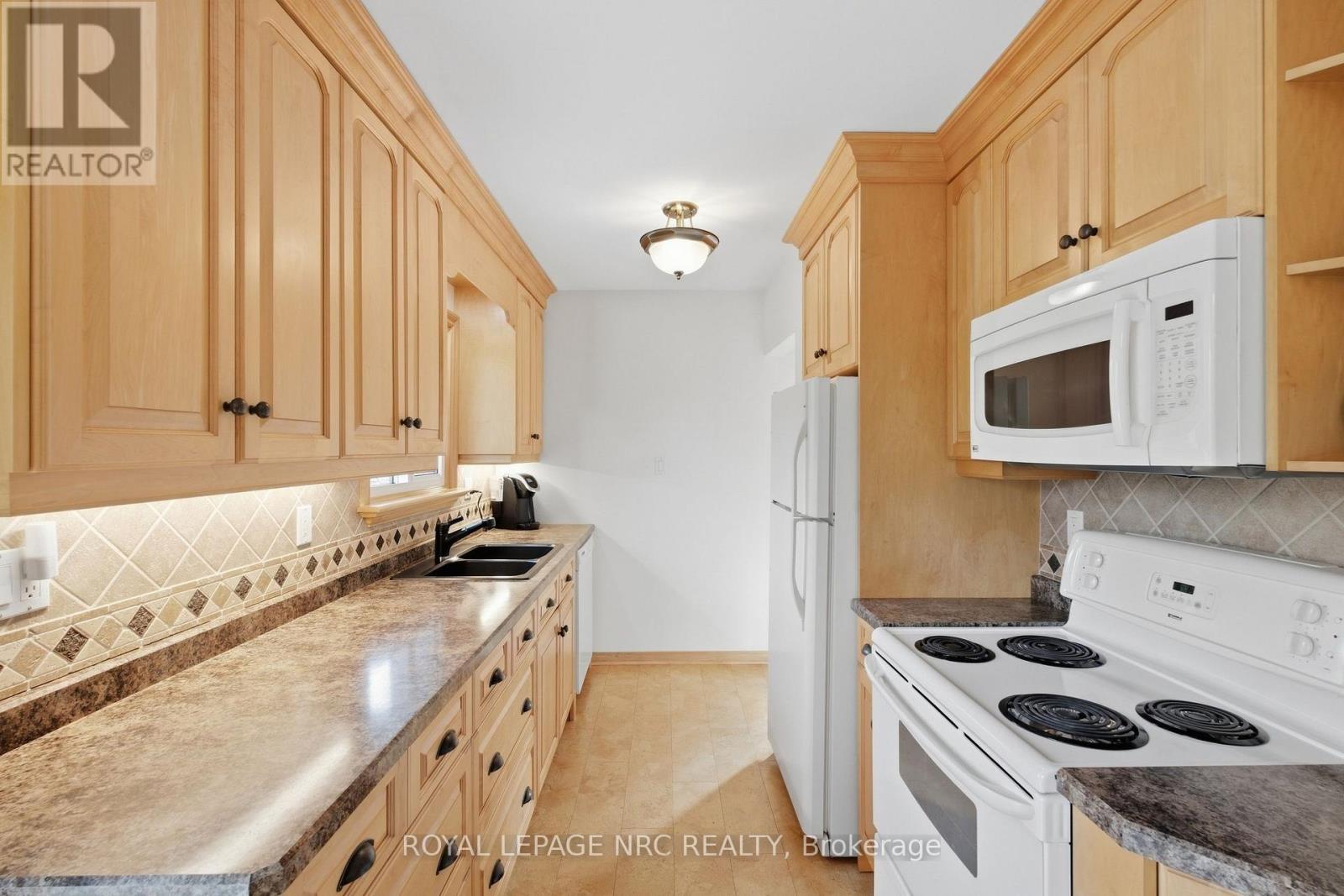37 Viking Drive, Grimsby, Ontario  L3M 3V2 - Photo 11 - X13800778