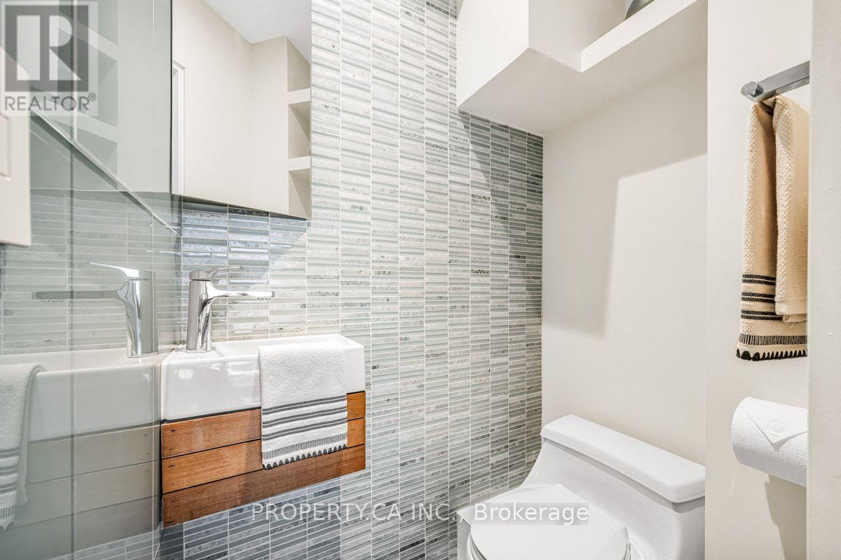 270 Euclid Avenue, Toronto, Ontario  M6J 2K2 - Photo 13 - C13800724