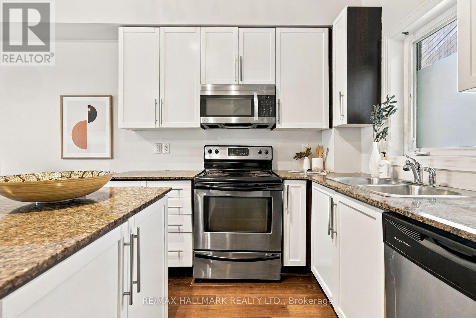 549 Shuter Street, Toronto, Ontario  M5A 1X9 - Photo 11 - C13800734