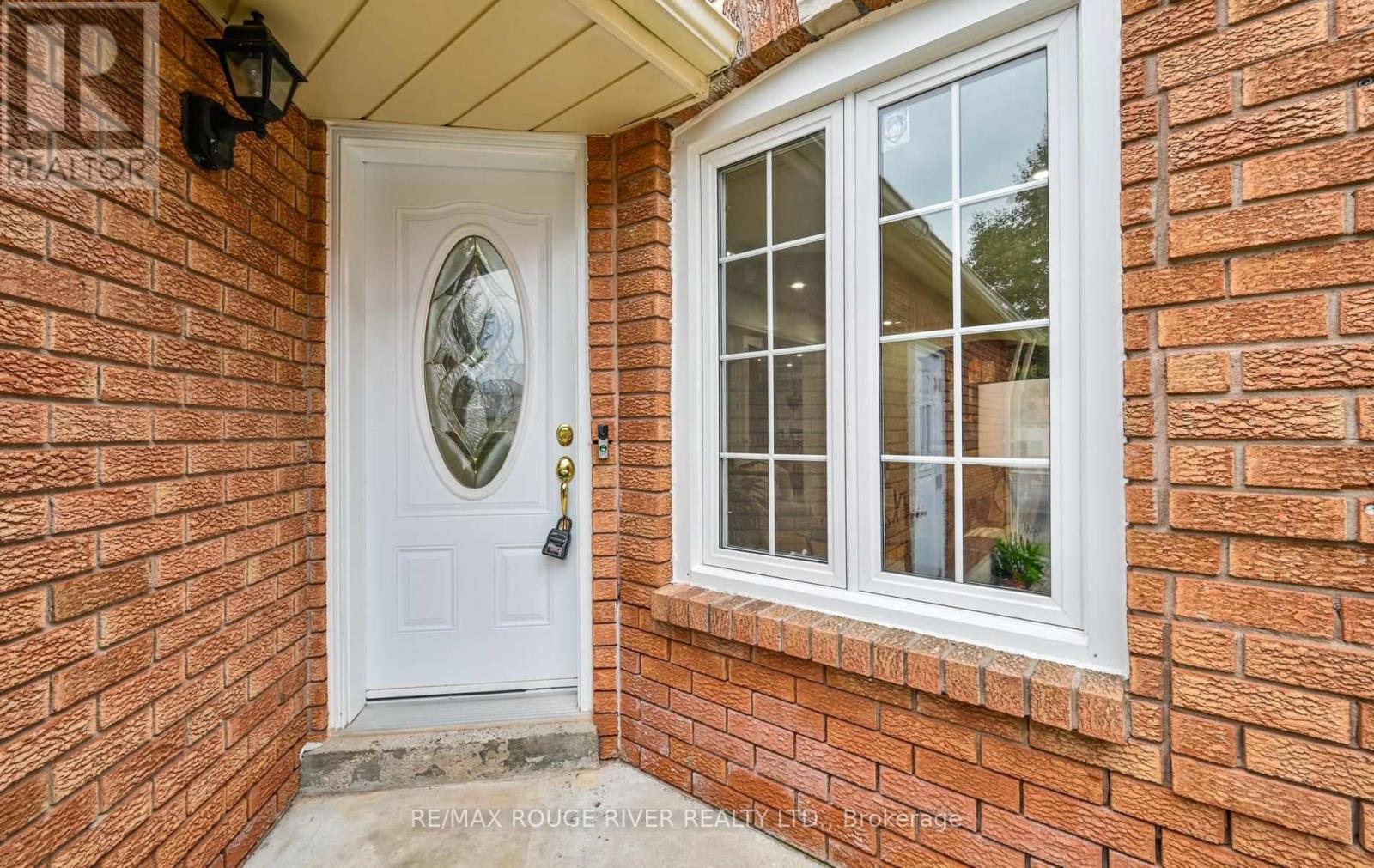 33 Rangeley Drive, Toronto, Ontario  M1B 5C2 - Photo 2 - E13800740