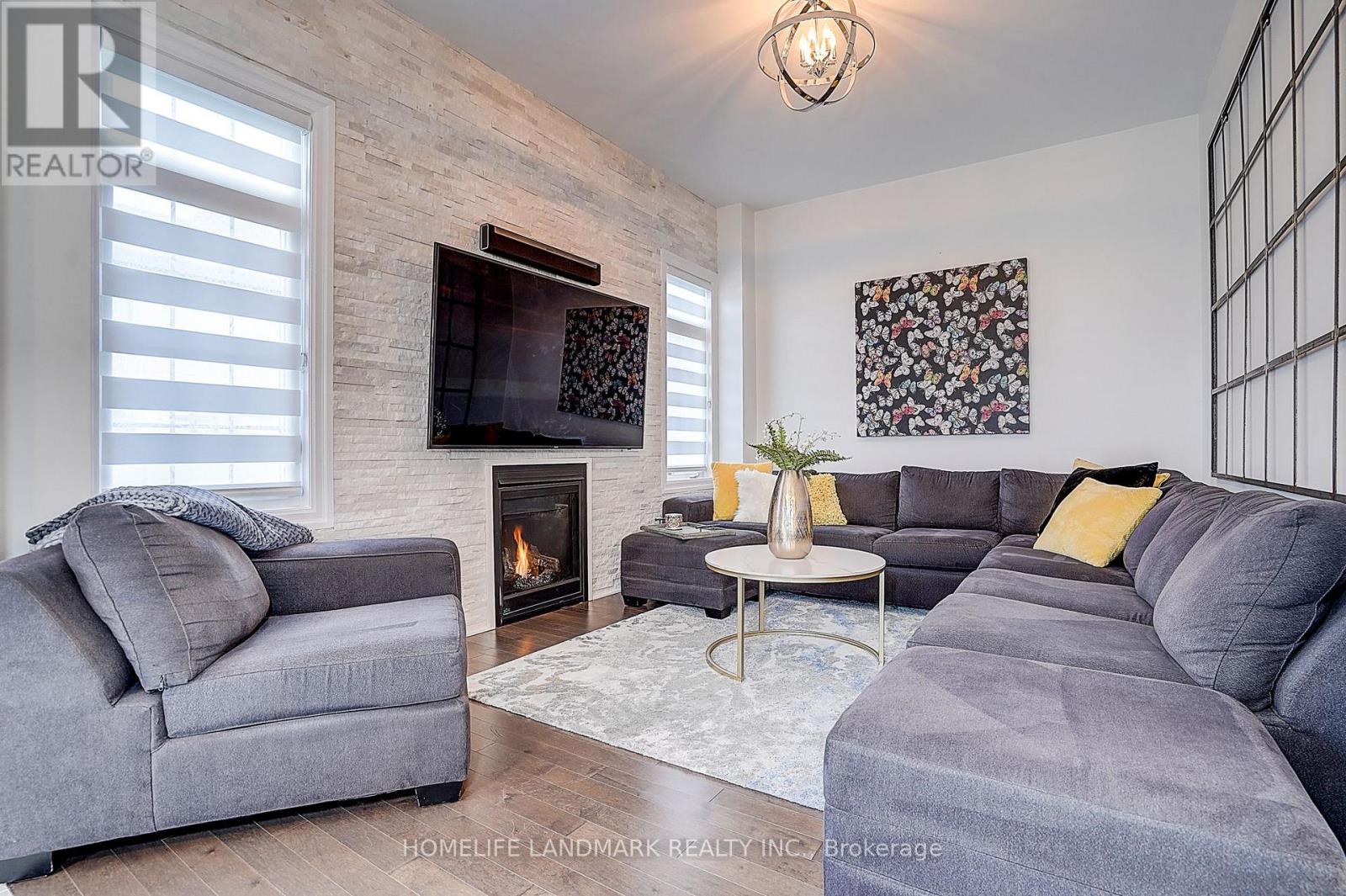 56 Botelho Circle, Aurora, Ontario  L4G 3X2 - Photo 2 - N13800700
