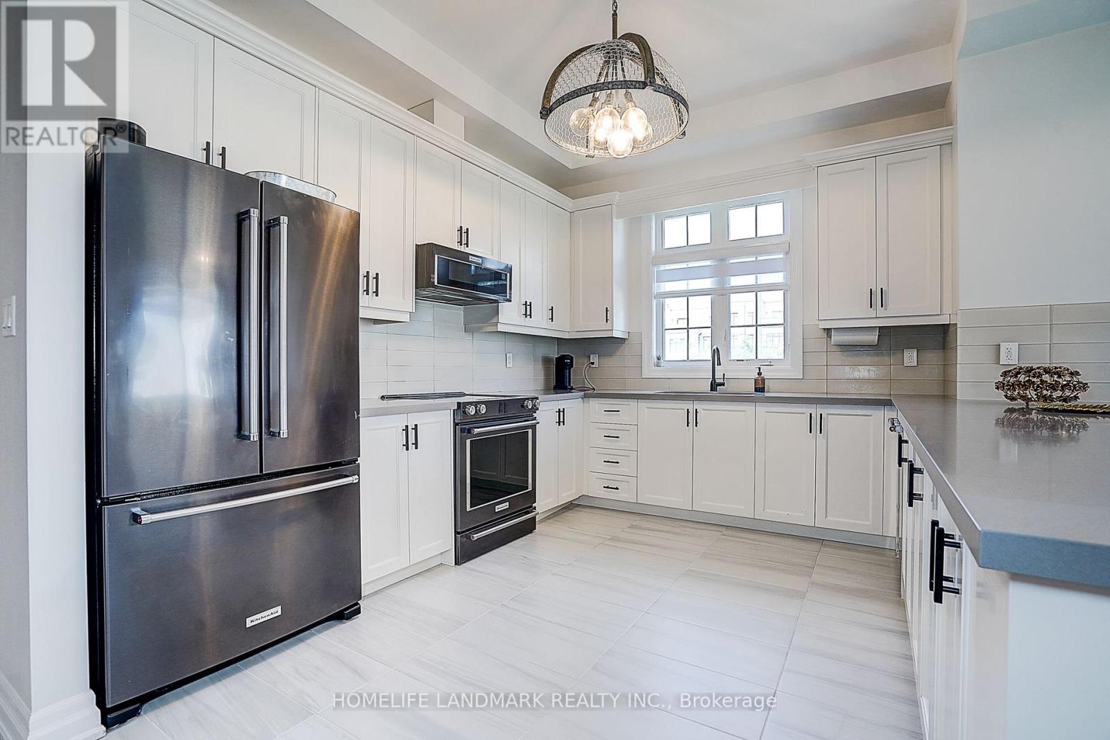 56 Botelho Circle, Aurora, Ontario  L4G 3X2 - Photo 6 - N13800700