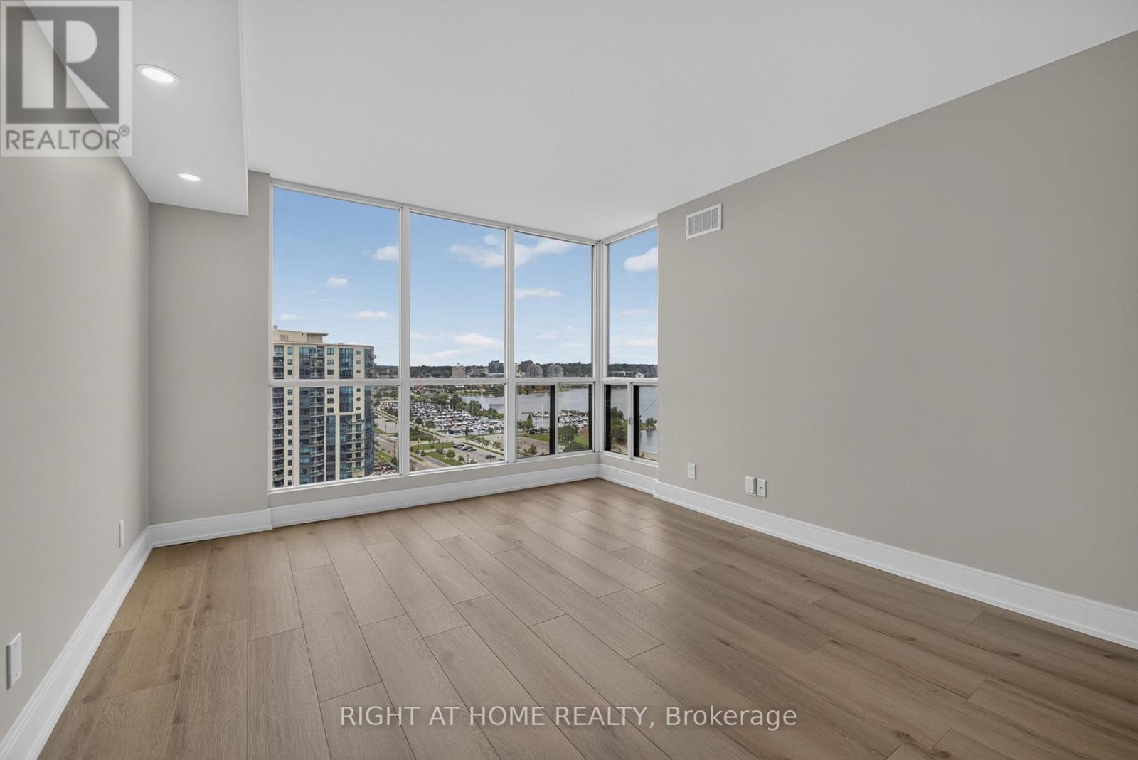 1402 - 65 Ellen Street, Barrie (City Centre), Ontario L4N 3A5 - Photo 44 - S13800728