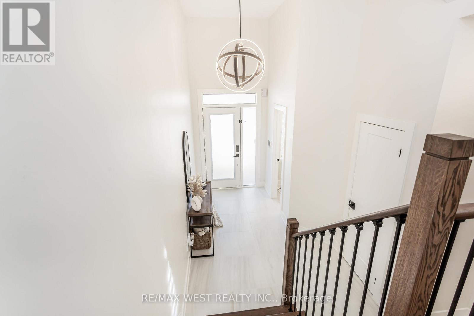 3437 Park Heights Way, Mississauga, Ontario  L5M 0V5 - Photo 4 - W13800682