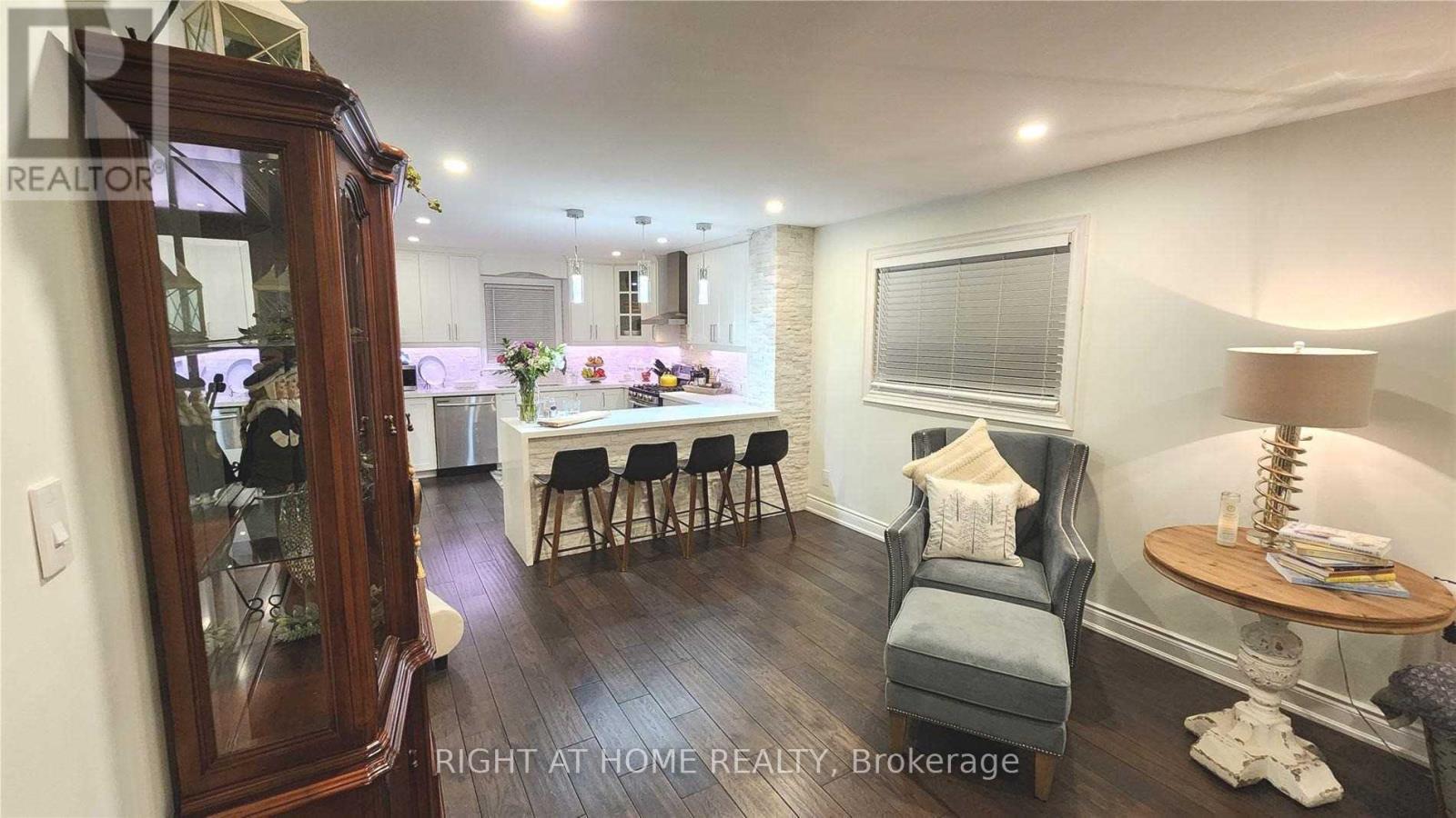 275 River Oaks Boulevard W, Oakville, Ontario  L6H 3V2 - Photo 12 - W13800694