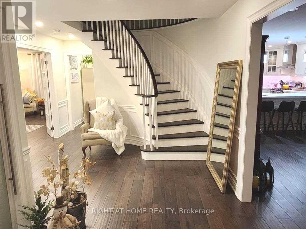 275 River Oaks Boulevard W, Oakville, Ontario  L6H 3V2 - Photo 5 - W13800694