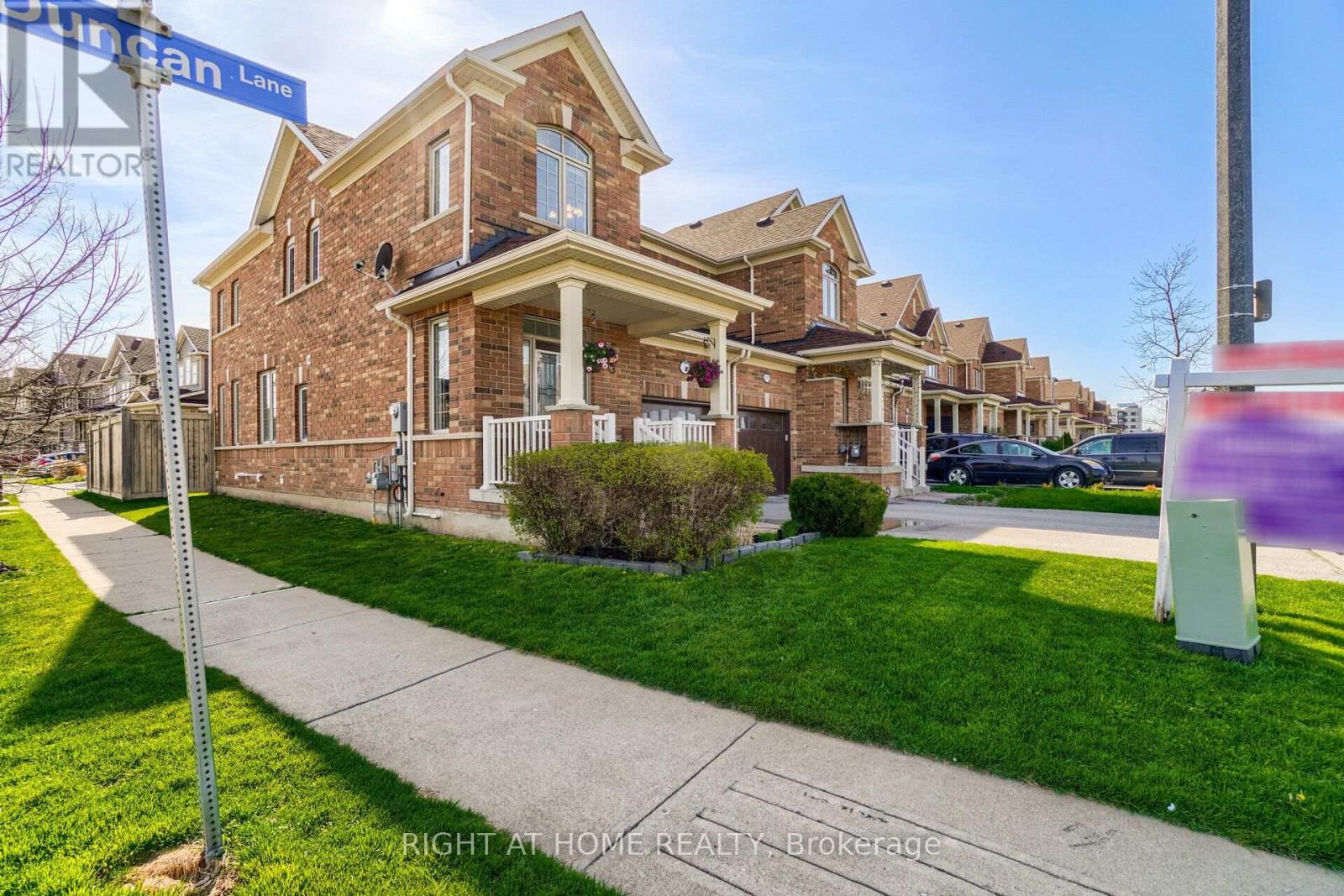 174 Duncan Lane, Milton, Ontario  L9T 3Y1 - Photo 2 - W13800708