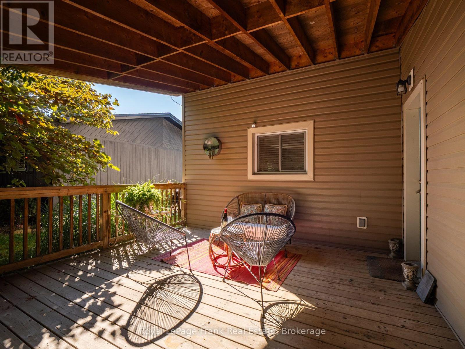 6254 Russell Street, Niagara Falls, Ontario  L2J 1P1 - Photo 3 - X13800158