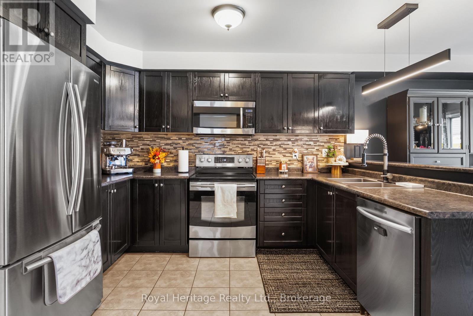 14 Tabb Avenue, Clarington, Ontario  L1E 0B2 - Photo 6 - E13800792