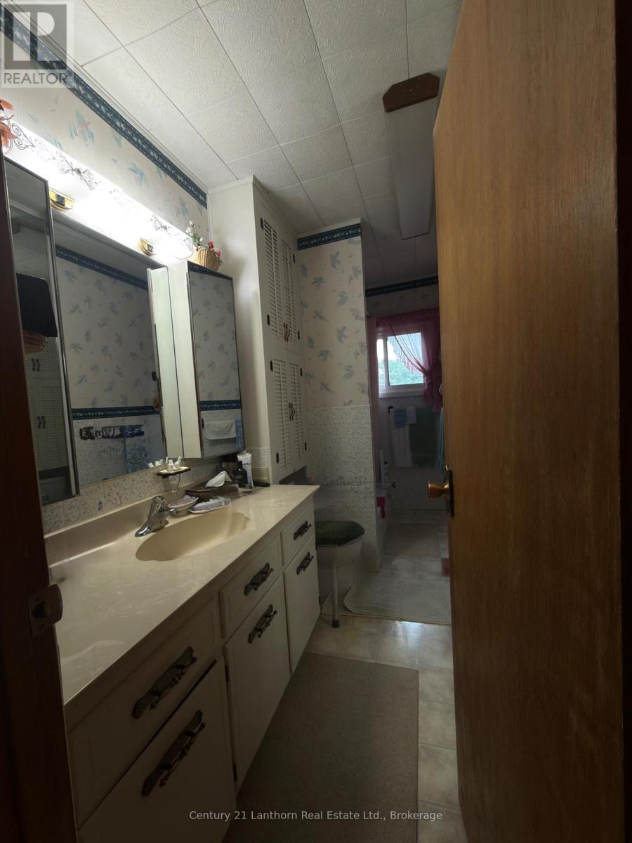 472 County Rd 10 Road W, Prince Edward County, Ontario  K0K 2T0 - Photo 15 - X13800830