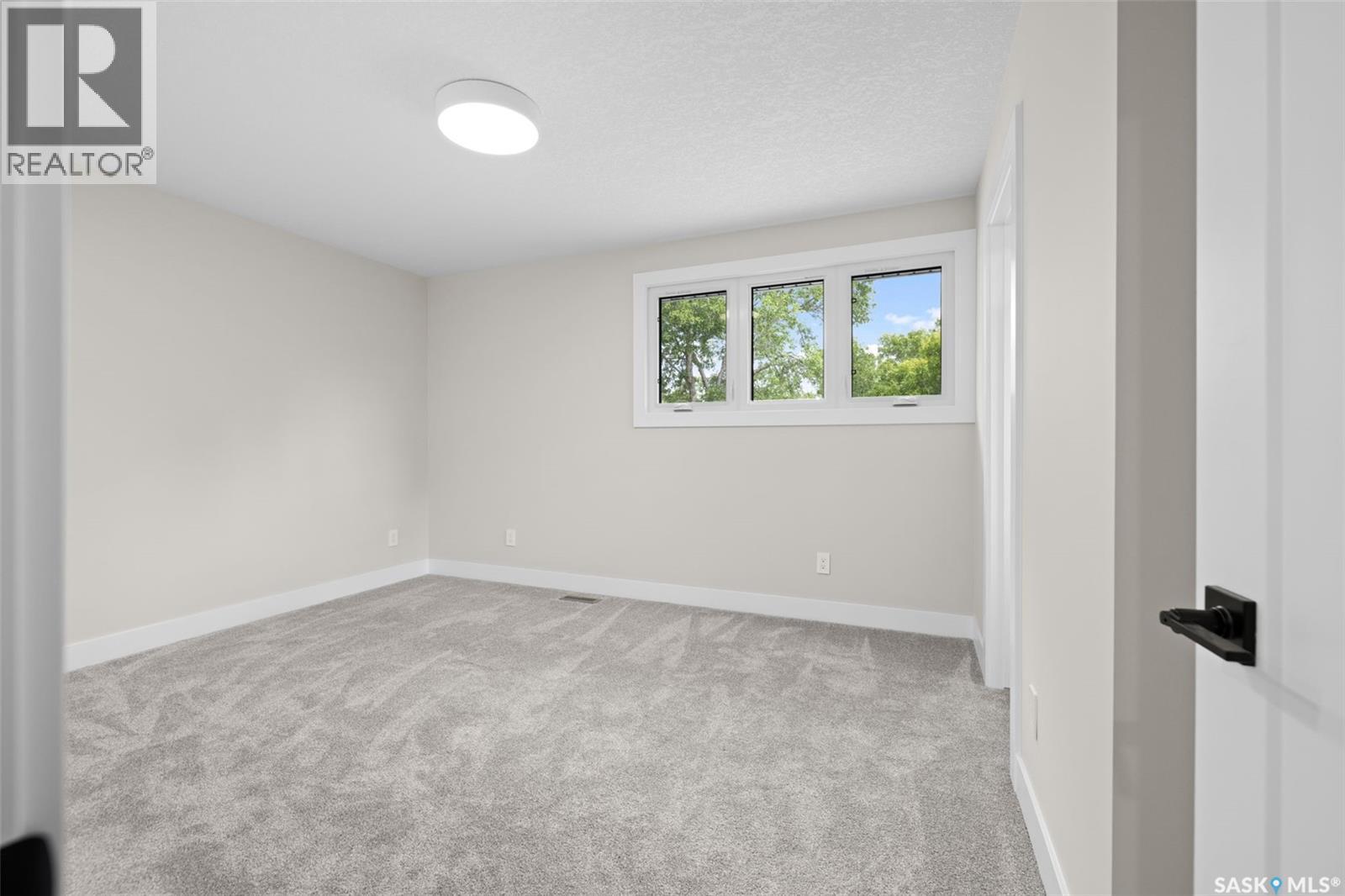 10 Selkirk Crescent, Regina, Saskatchewan  S4S 6J4 - Photo 33 - SK048720