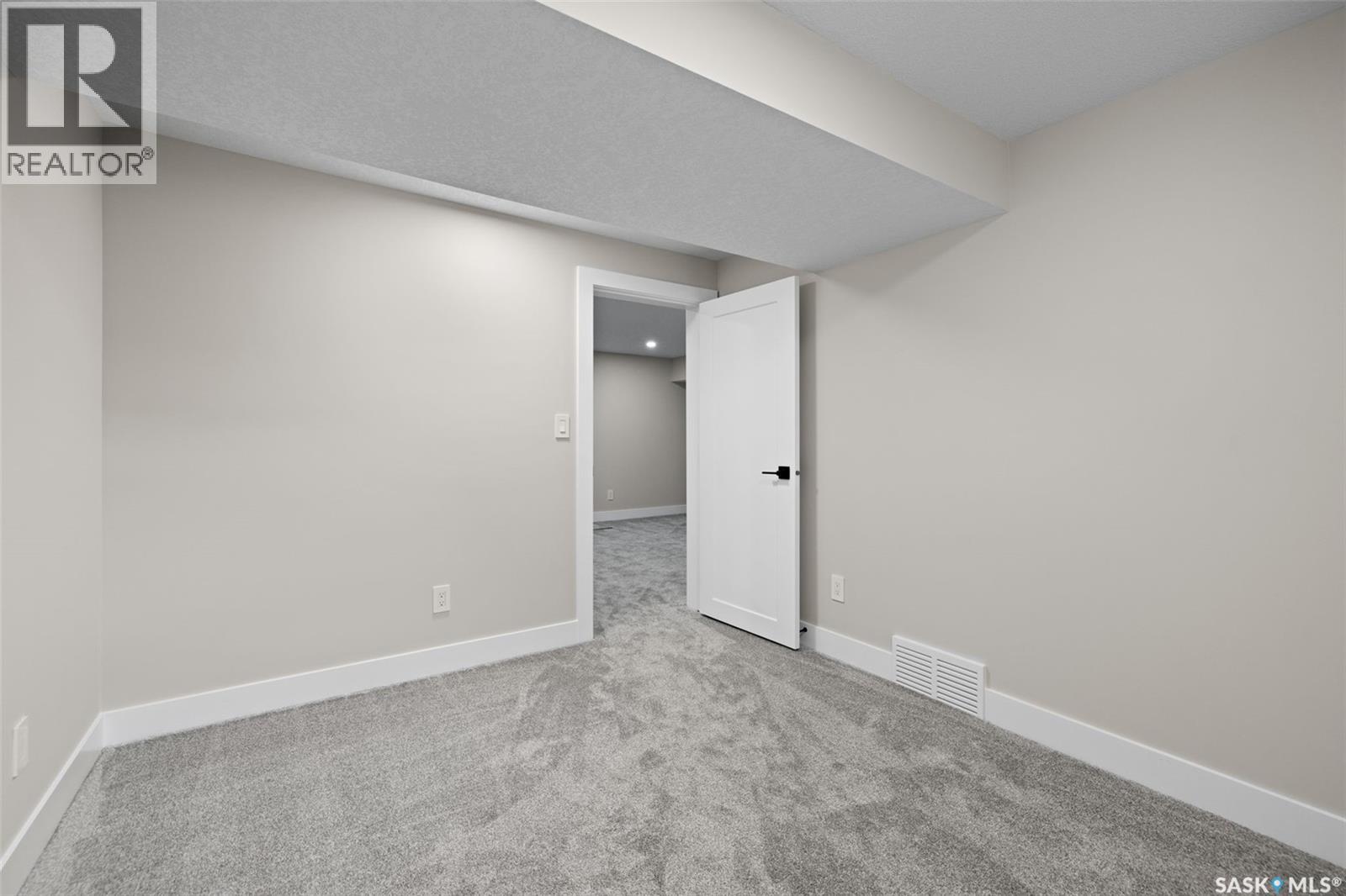 10 Selkirk Crescent, Regina, Saskatchewan  S4S 6J4 - Photo 42 - SK048720