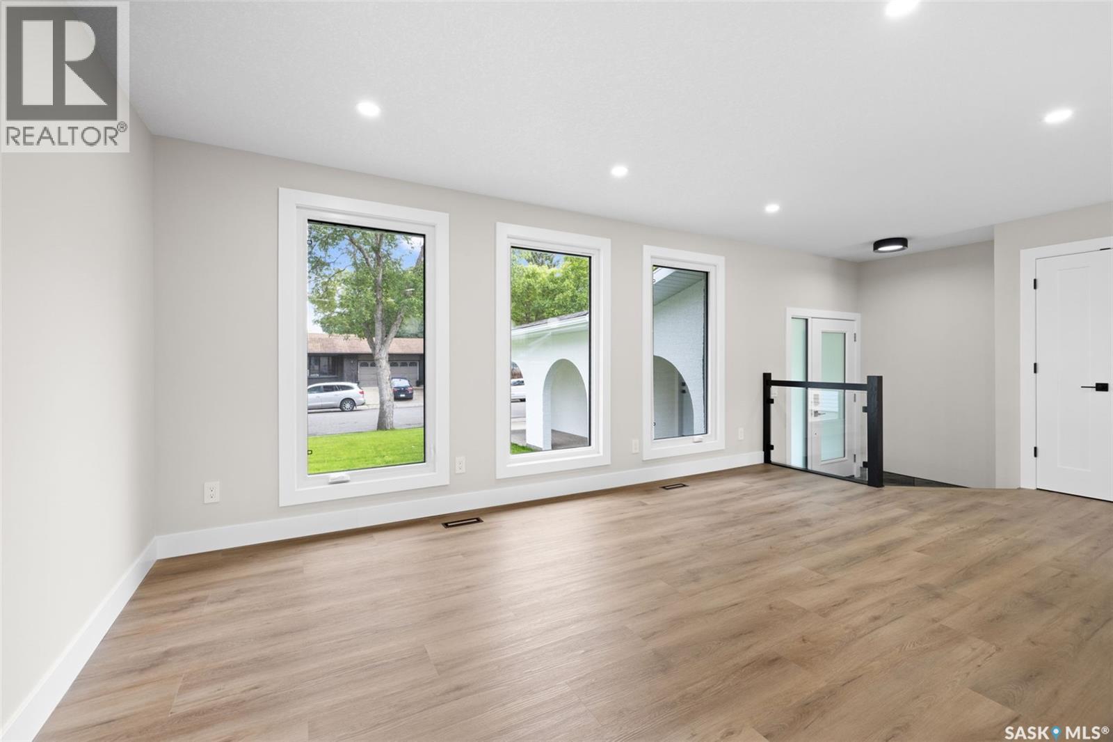 10 Selkirk Crescent, Regina, Saskatchewan  S4S 6J4 - Photo 6 - SK048720