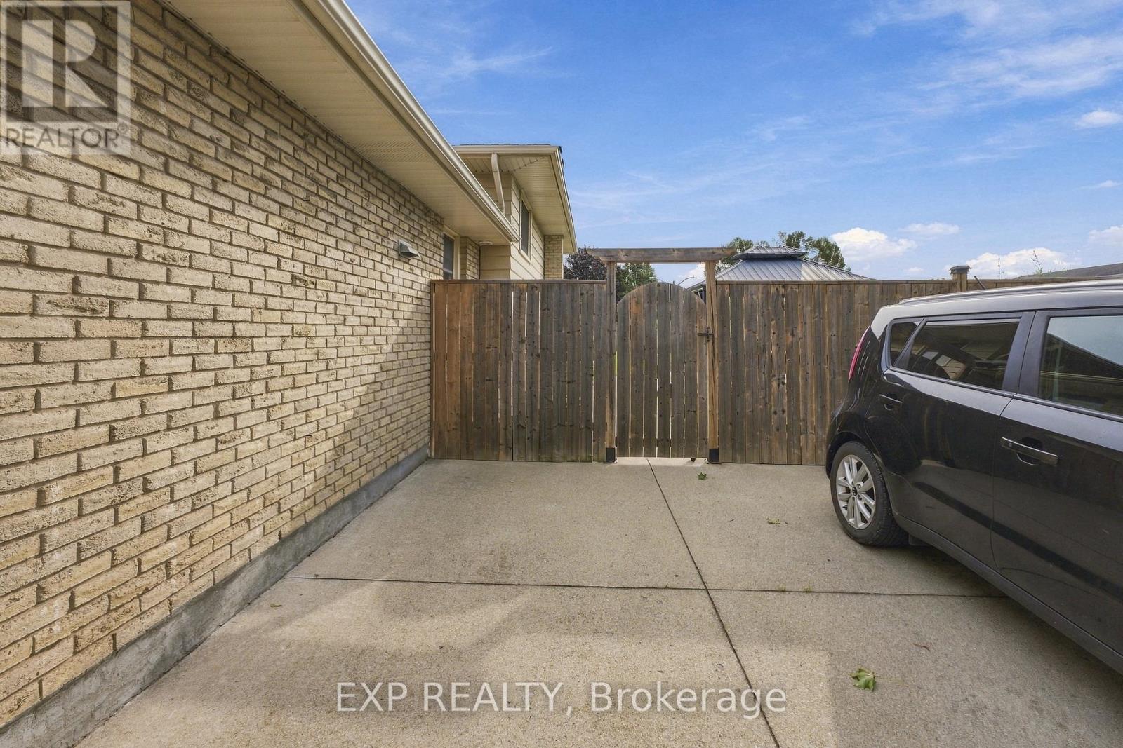 7 Roehampton Avenue, St. Catharines, Ontario  L2M 7K9 - Photo 22 - X13800826