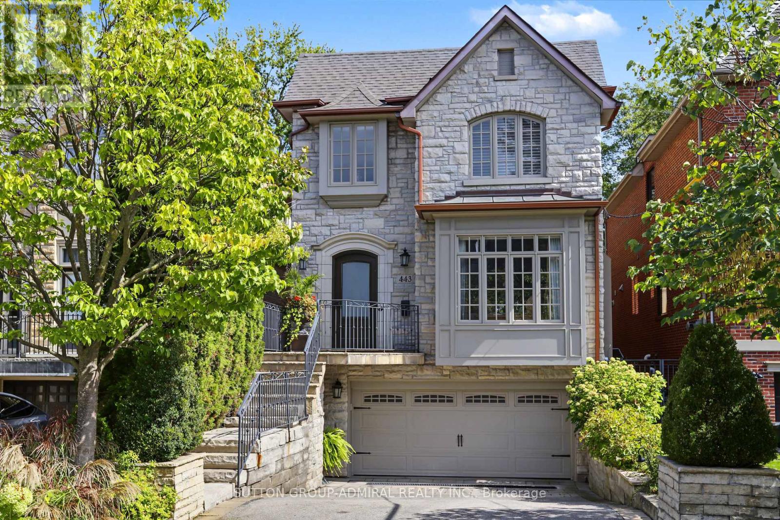 443 Elm Road, Toronto, Ontario  M5M 3W8 - Photo 2 - C13800804