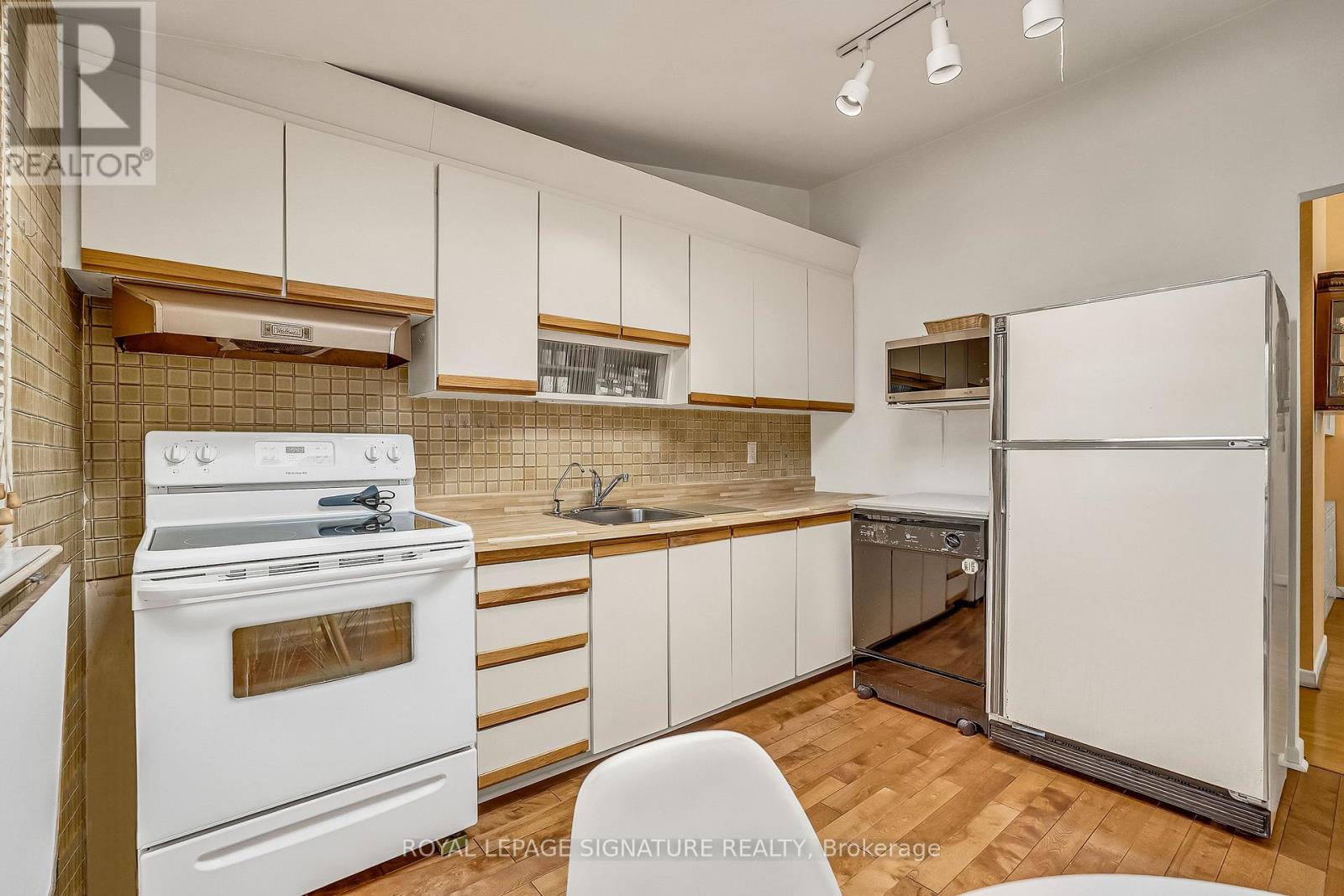 32 Northey Drive, Toronto, Ontario  M2L 2S9 - Photo 11 - C13800822