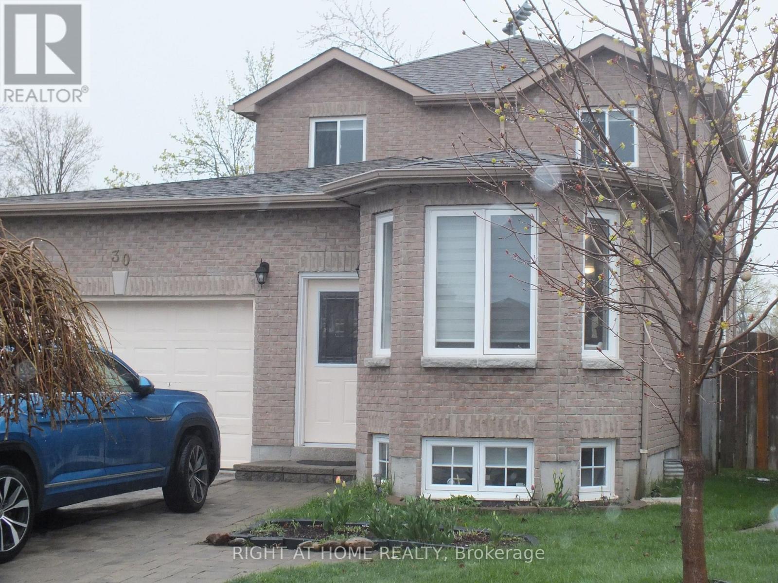 30 BRIGHTON ROAD, barrie (georgian drive), Ontario
