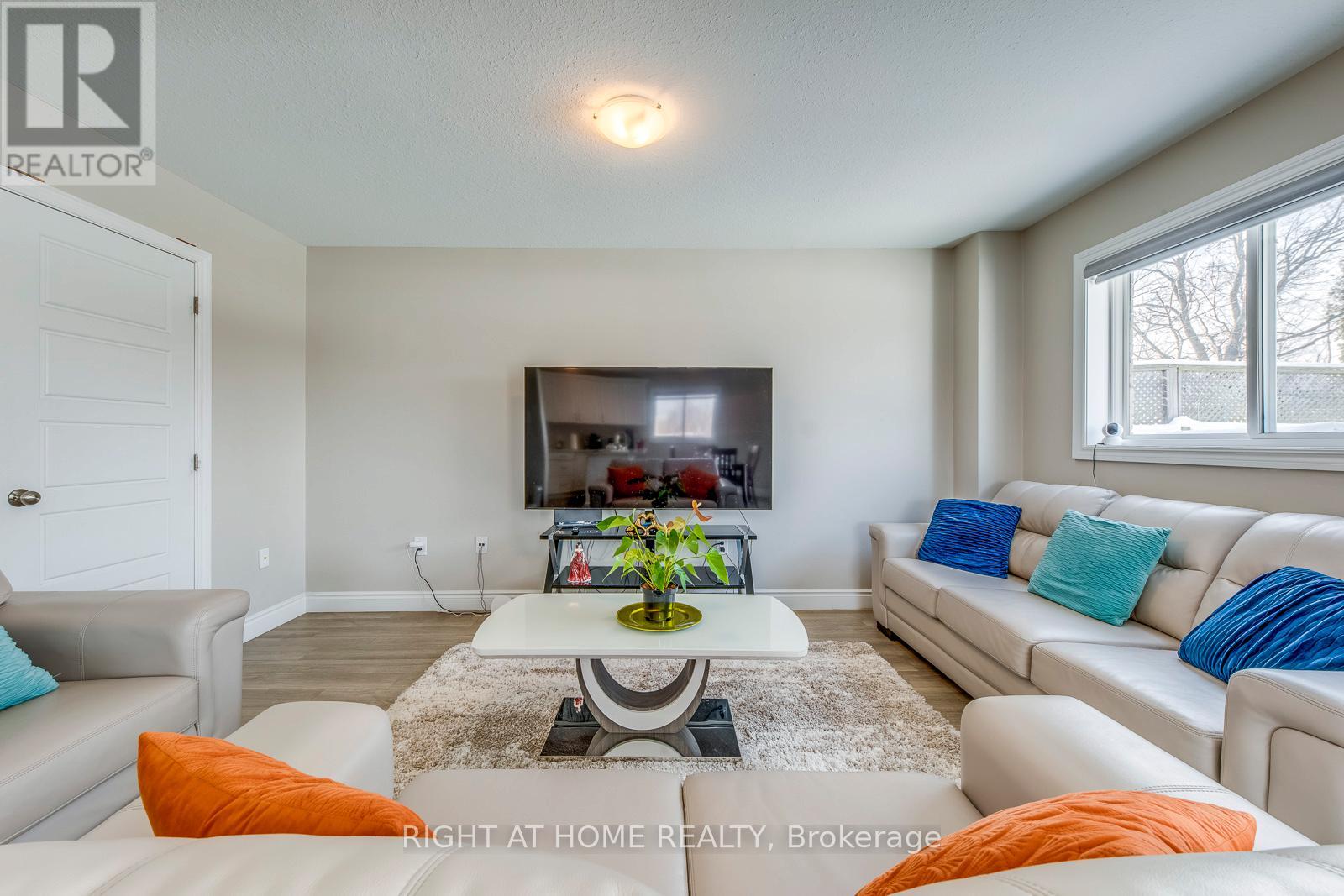 30 Brighton Road, Barrie (Georgian Drive), Ontario  L4M 6S4 - Photo 10 - S13800844