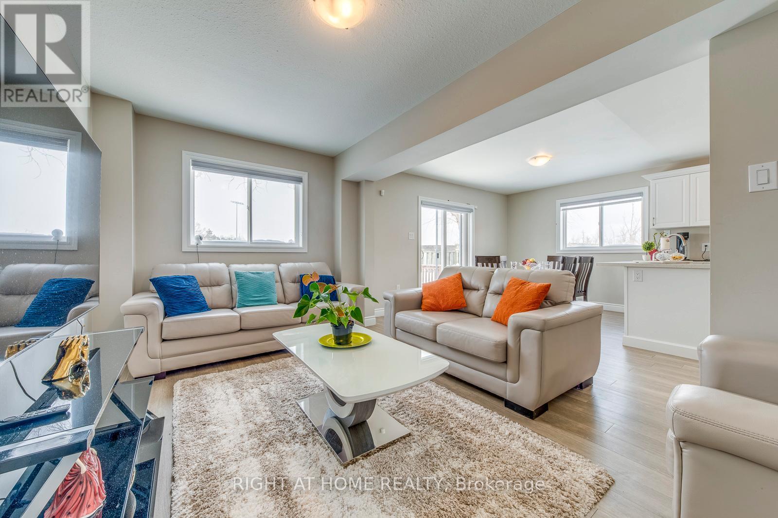 30 Brighton Road, Barrie (Georgian Drive), Ontario  L4M 6S4 - Photo 12 - S13800844