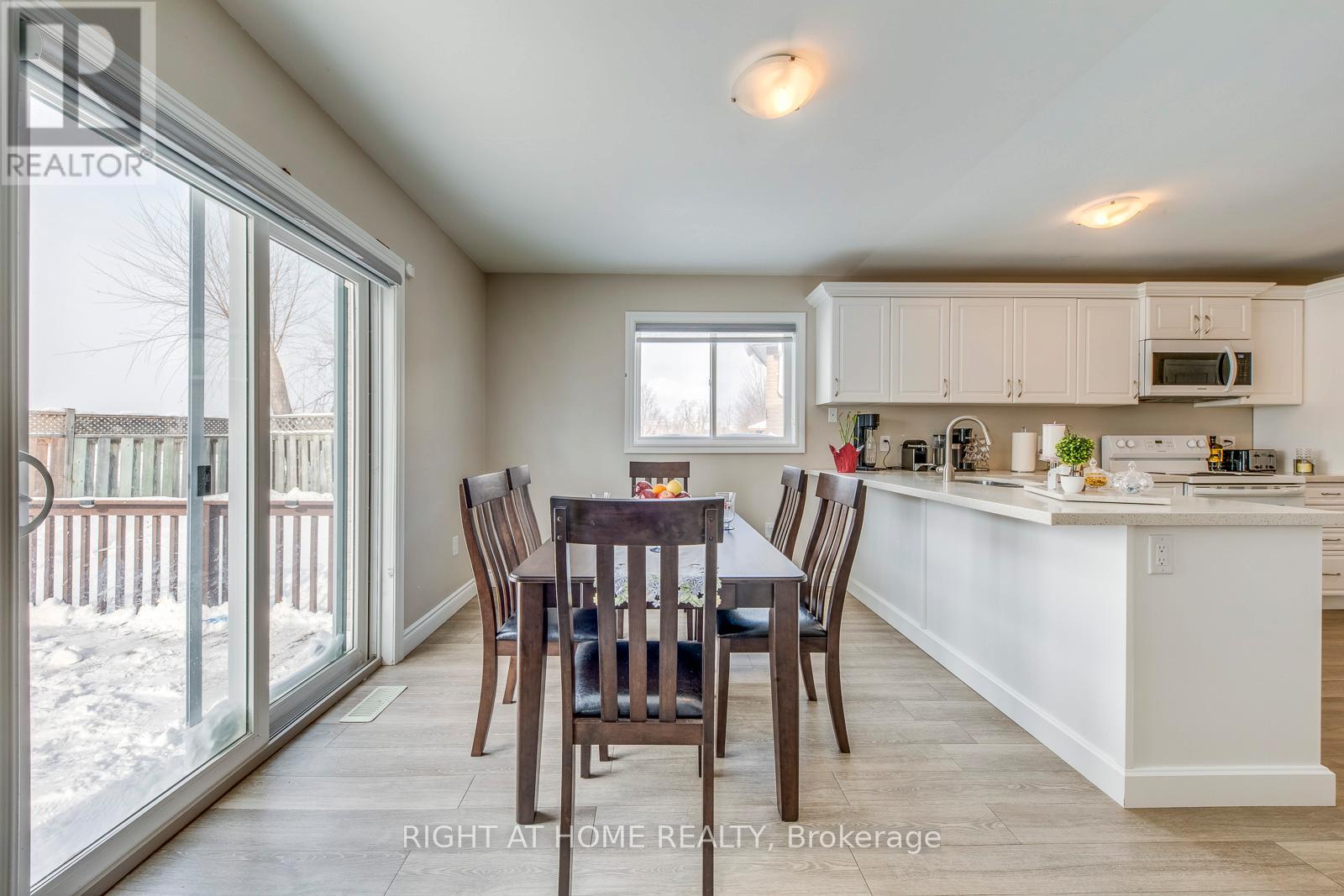 30 Brighton Road, Barrie (Georgian Drive), Ontario  L4M 6S4 - Photo 14 - S13800844