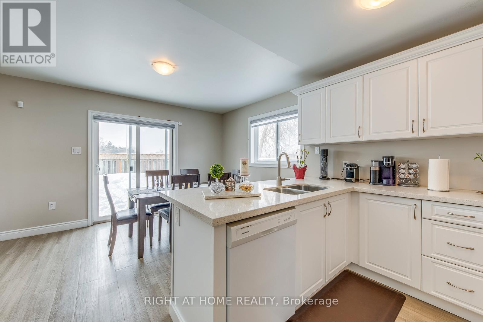 30 Brighton Road, Barrie (Georgian Drive), Ontario  L4M 6S4 - Photo 17 - S13800844