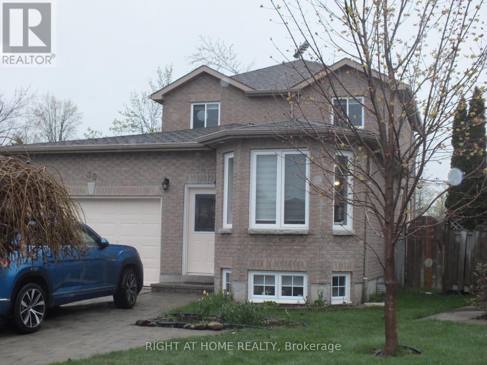 30 Brighton Road, Barrie (Georgian Drive), Ontario  L4M 6S4 - Photo 2 - S13800844