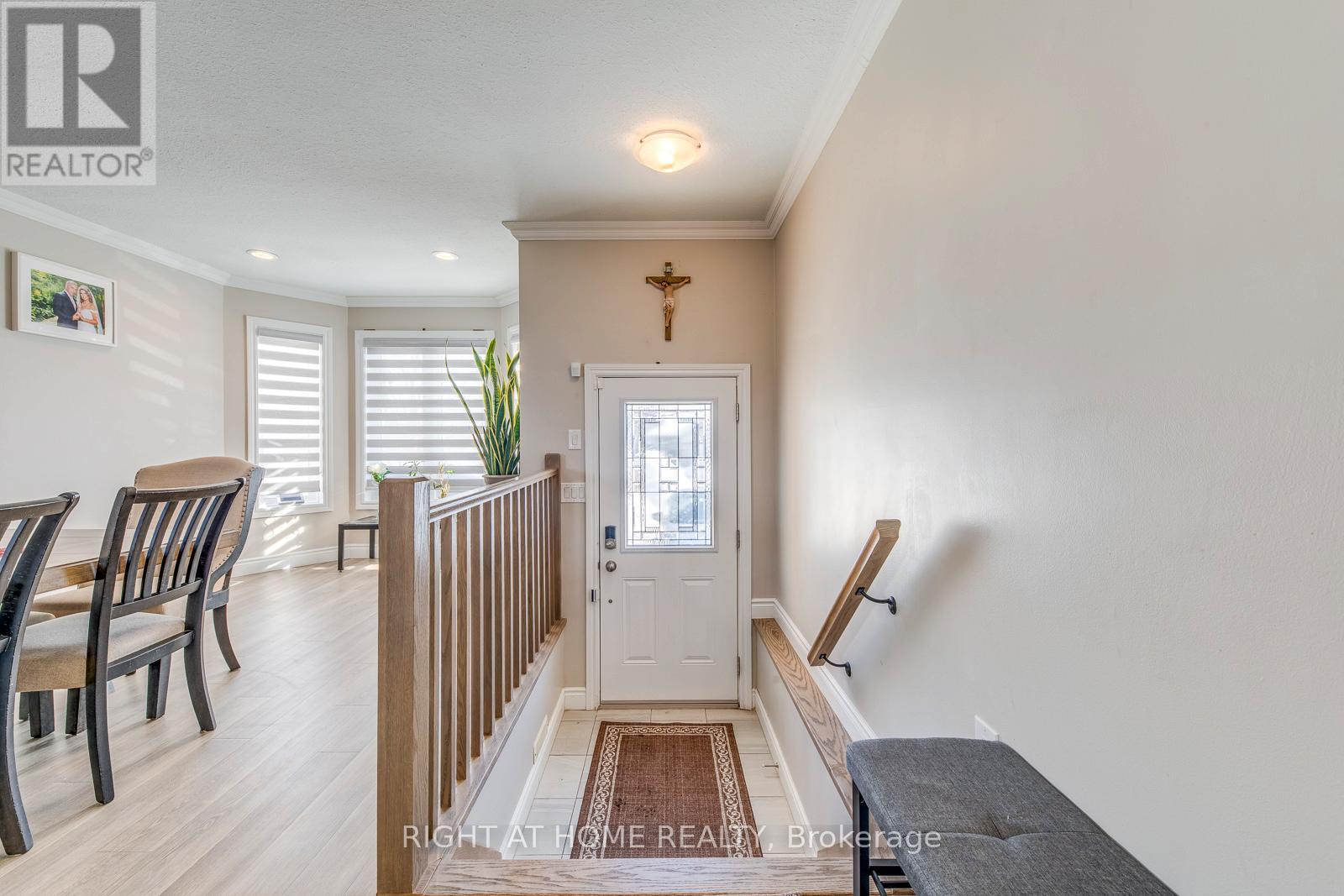 30 Brighton Road, Barrie (Georgian Drive), Ontario  L4M 6S4 - Photo 4 - S13800844