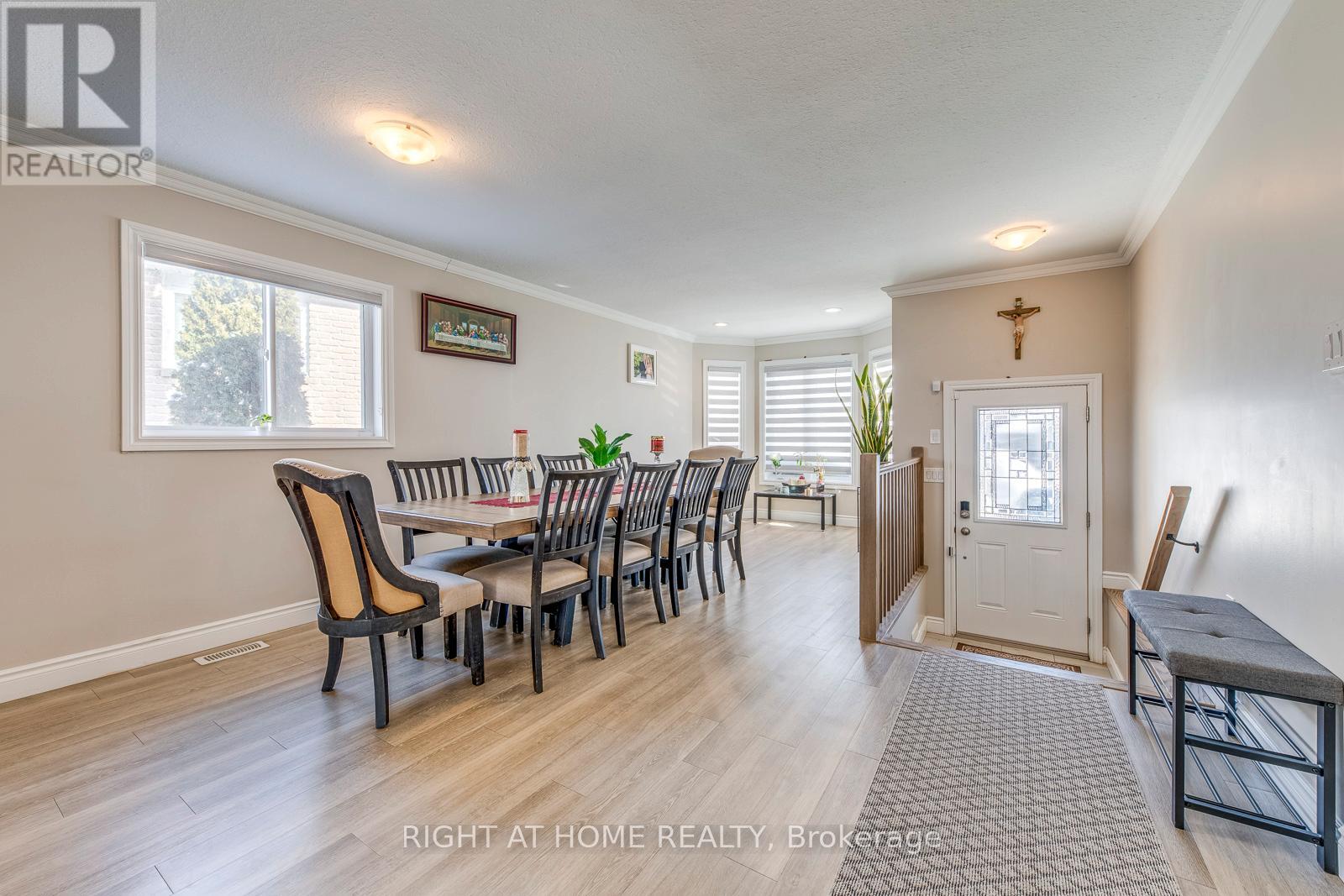30 Brighton Road, Barrie (Georgian Drive), Ontario  L4M 6S4 - Photo 6 - S13800844
