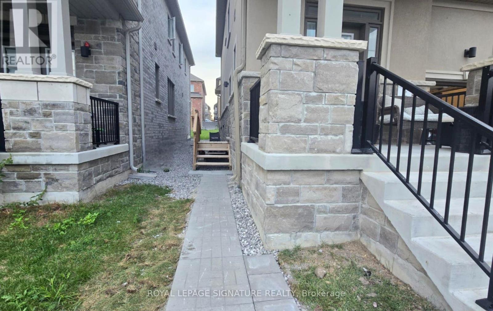 Bsmt - 214 Flood Avenue, Clarington, Ontario  L1B 0W6 - Photo 17 - E13690836