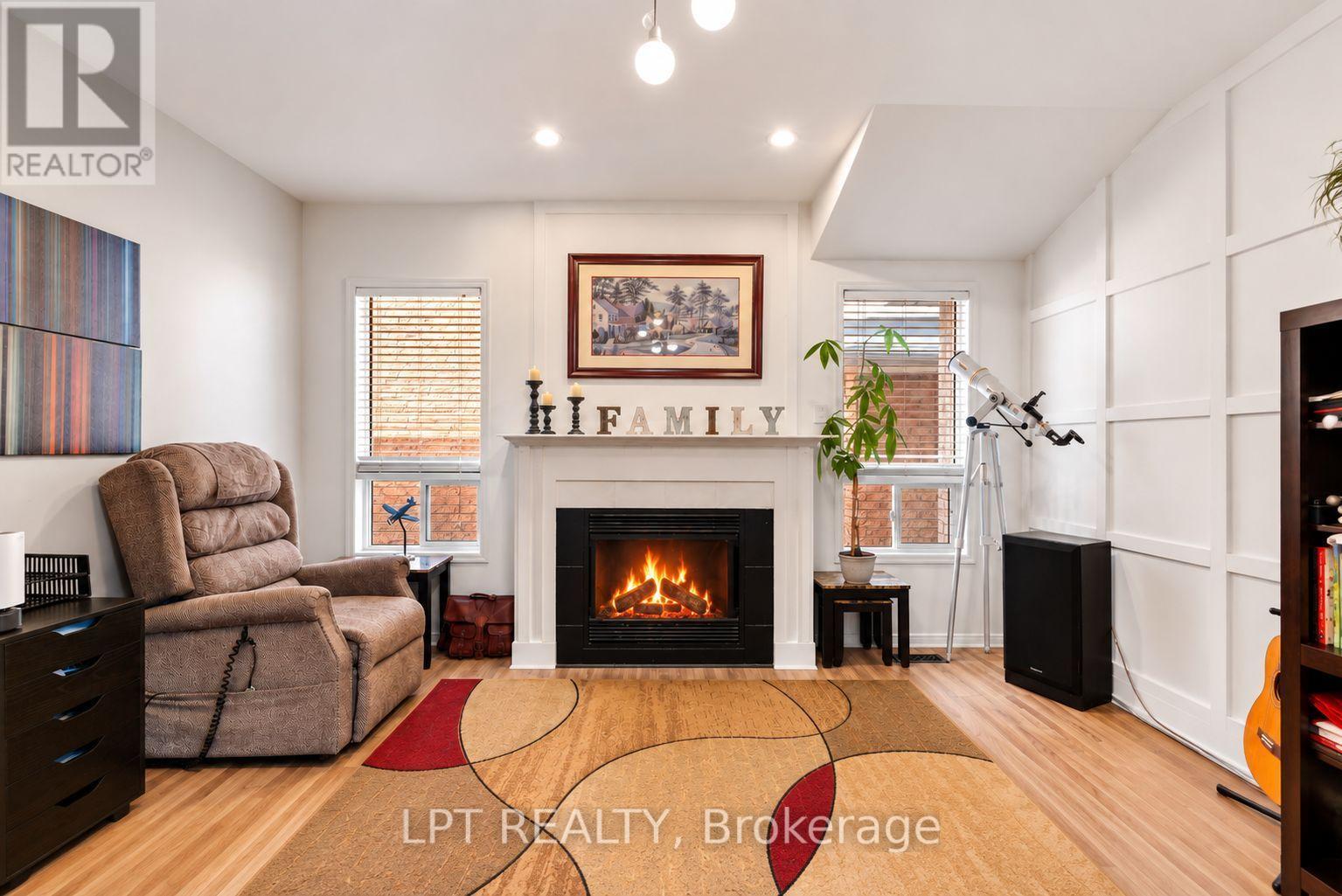 416 Flanagan Court, Newmarket, Ontario  L3X 2E9 - Photo 10 - N13765394