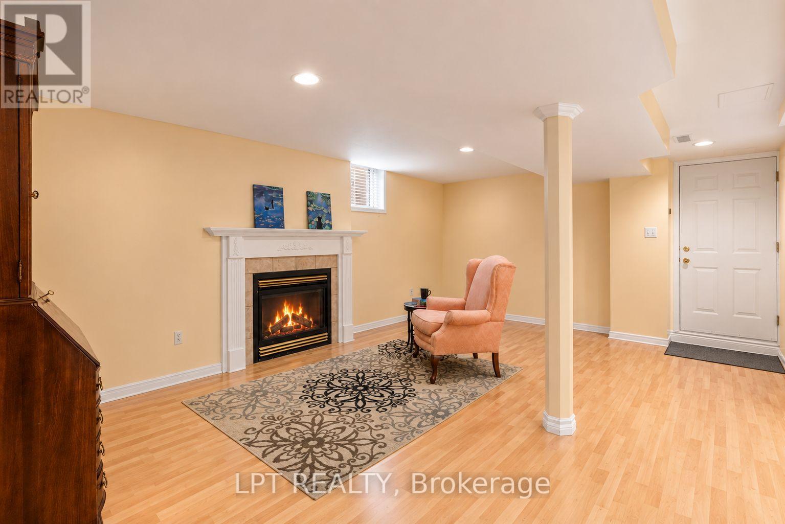 416 Flanagan Court, Newmarket, Ontario  L3X 2E9 - Photo 35 - N13765394