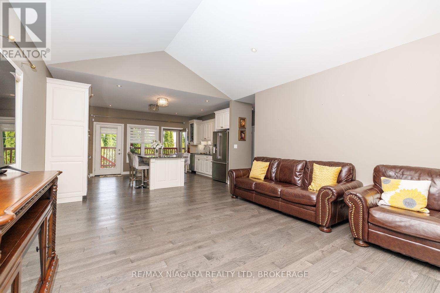 7653 Mulhern Street, Niagara Falls, Ontario  L2H 1B2 - Photo 10 - X13800868