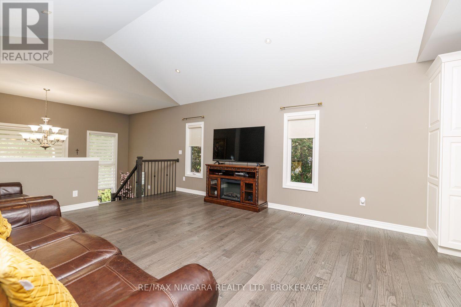 7653 Mulhern Street, Niagara Falls, Ontario  L2H 1B2 - Photo 11 - X13800868