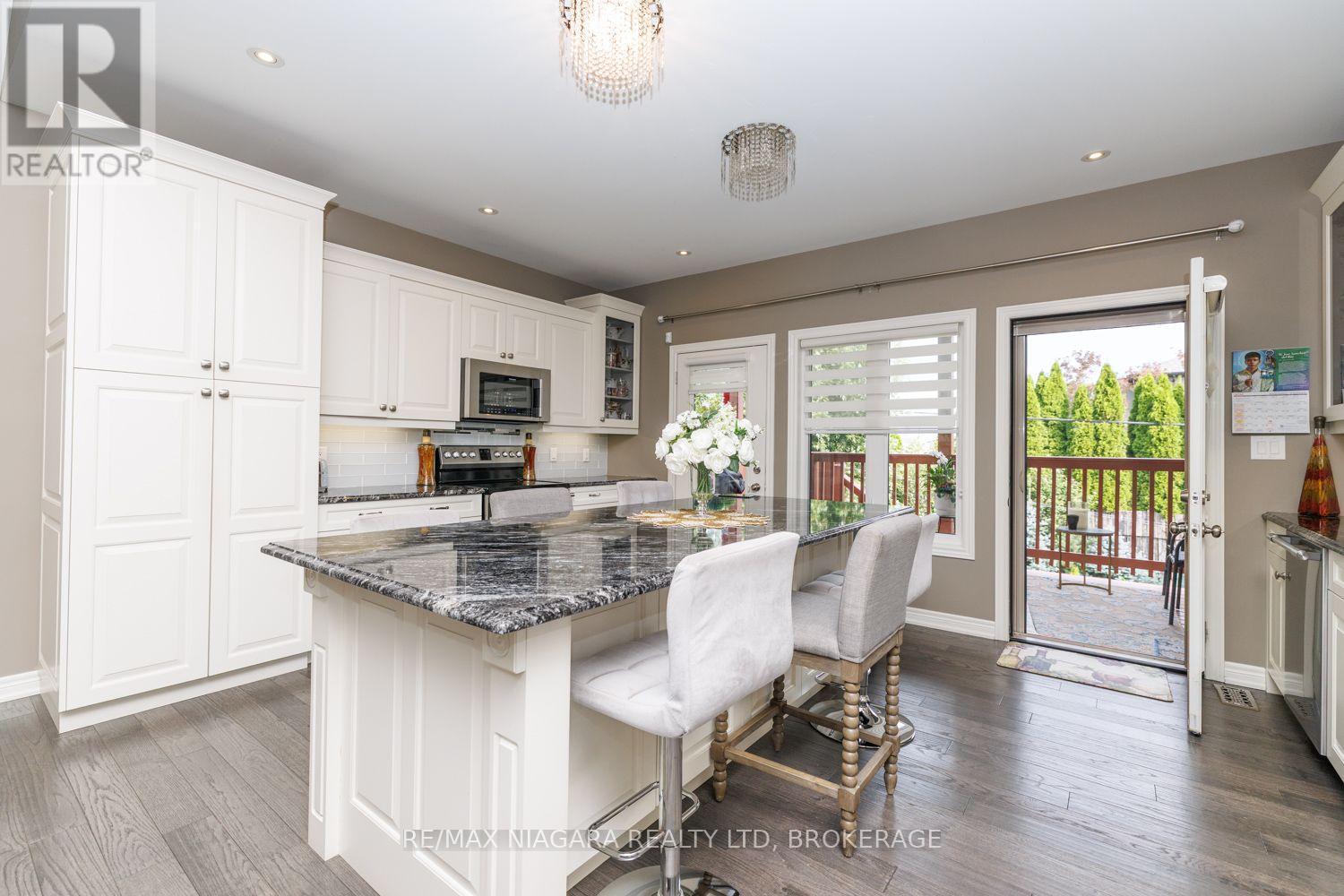 7653 Mulhern Street, Niagara Falls, Ontario  L2H 1B2 - Photo 7 - X13800868