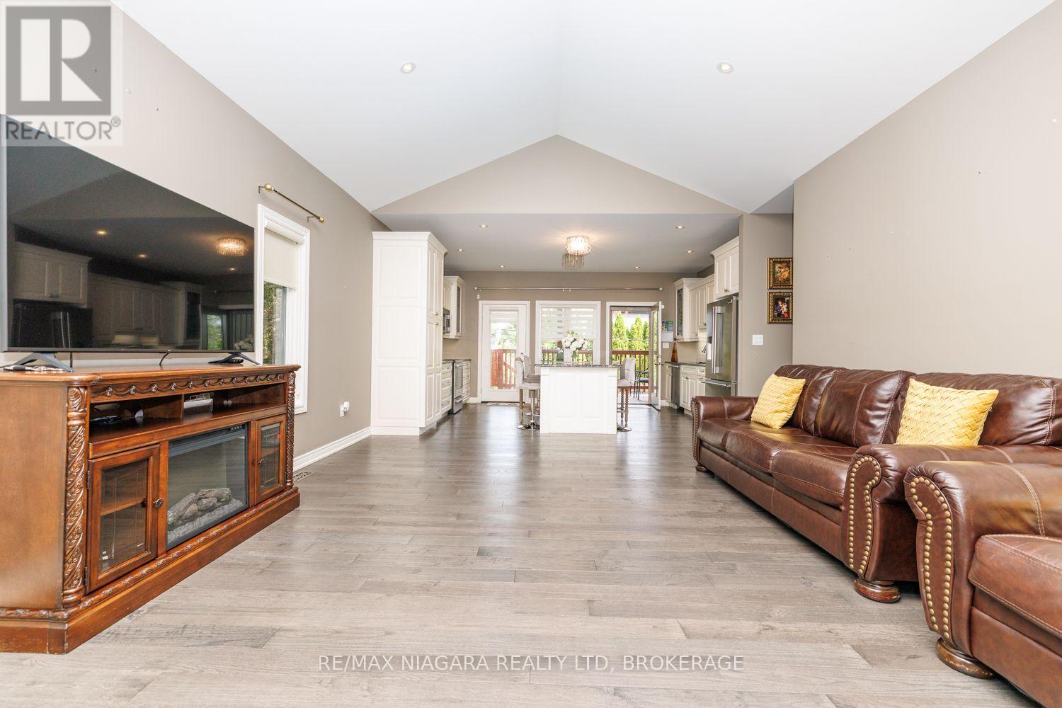 7653 Mulhern Street, Niagara Falls, Ontario  L2H 1B2 - Photo 9 - X13800868