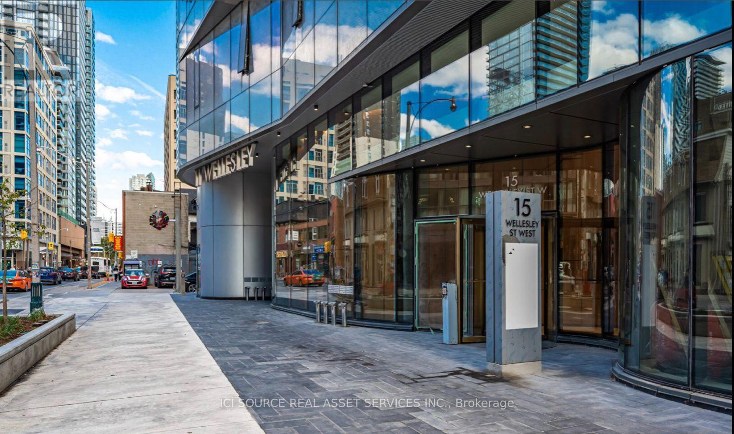 213 - 15 WELLESLEY STREET W, Toronto, Ontario