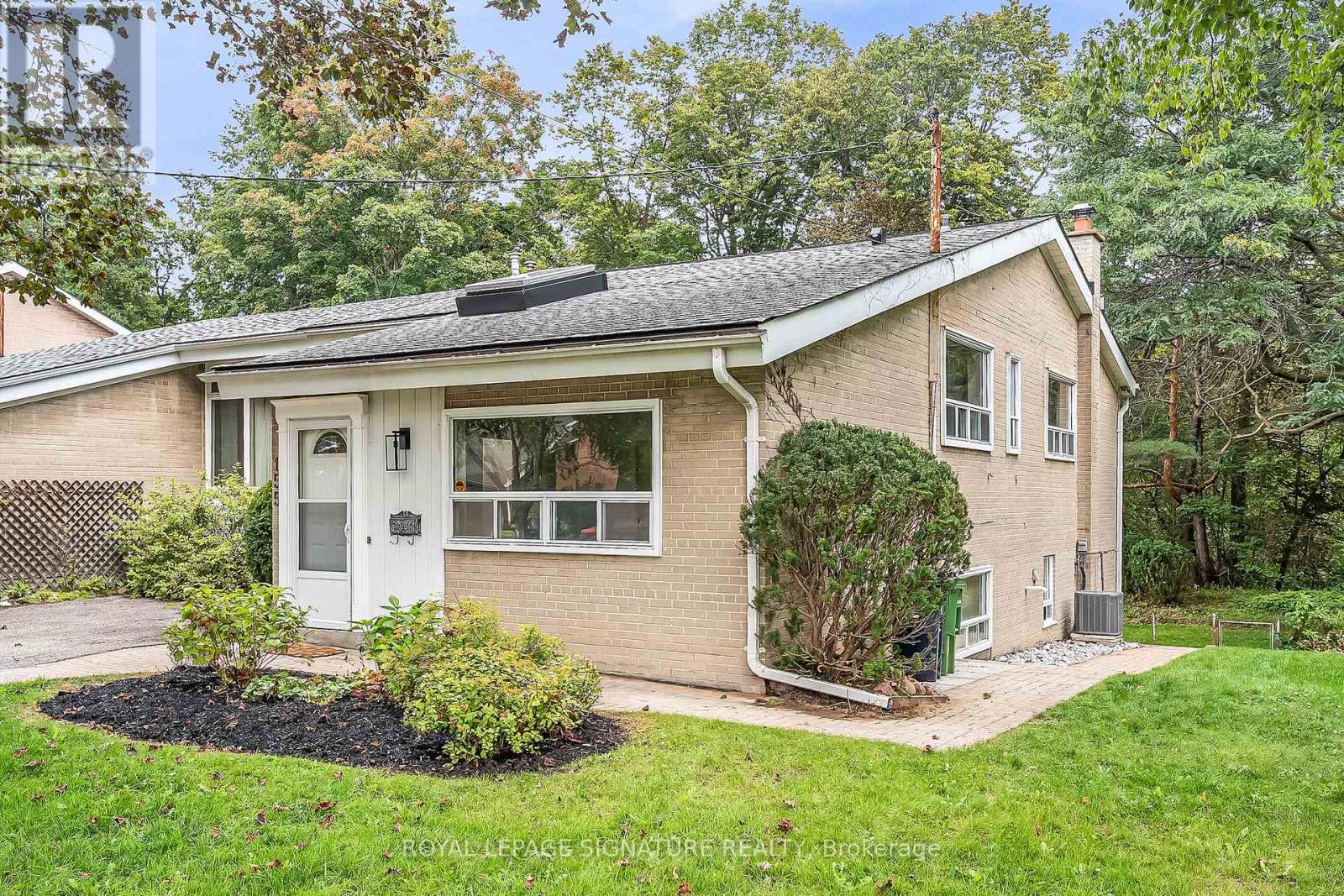 155 Three Valleys Drive, Toronto, Ontario  M3A 3C1 - Photo 2 - C13800884