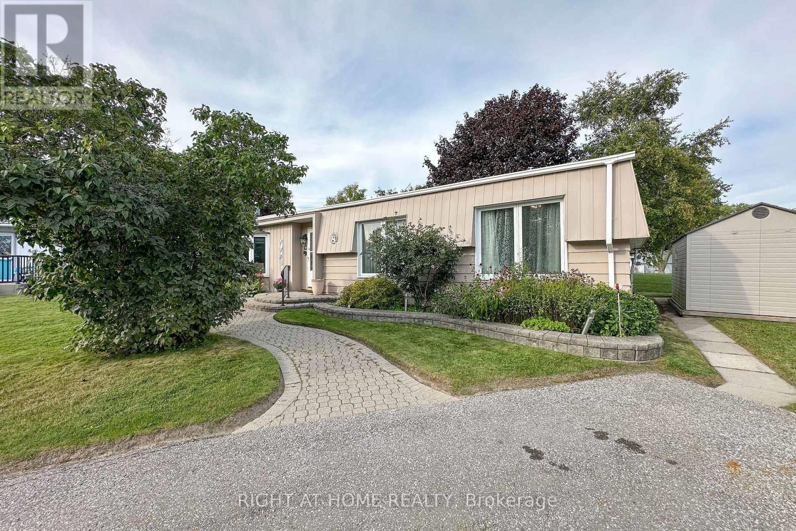 13 Cornerbrook Court, Clarington, Ontario  L1B 1B7 - Photo 2 - E13800880