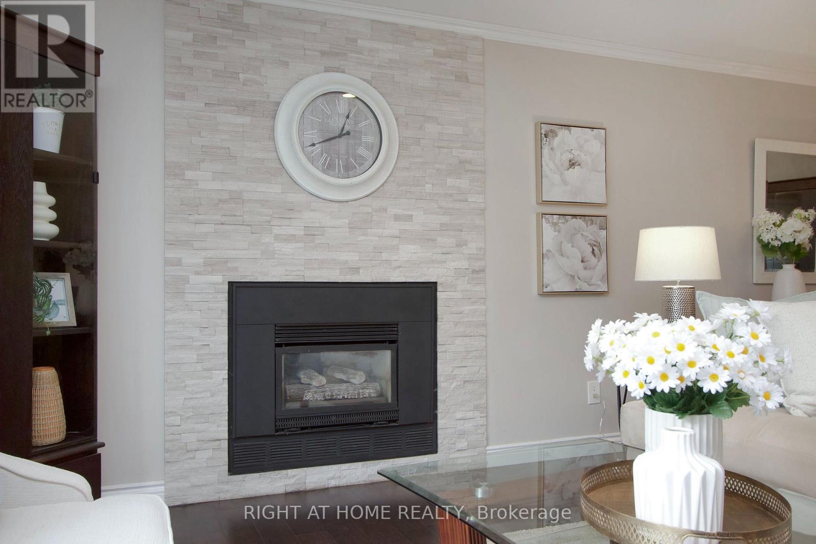 13 Cornerbrook Court, Clarington, Ontario  L1B 1B7 - Photo 6 - E13800880