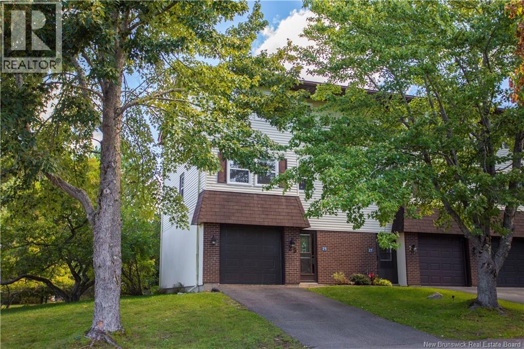 25 Hillsview Crescent, Rothesay, New Brunswick