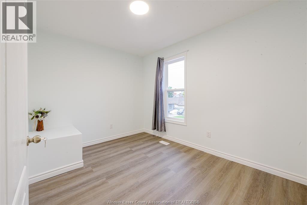 941 Cataraqui, Windsor, Ontario  N9A 3P7 - Photo 15 - 26022972