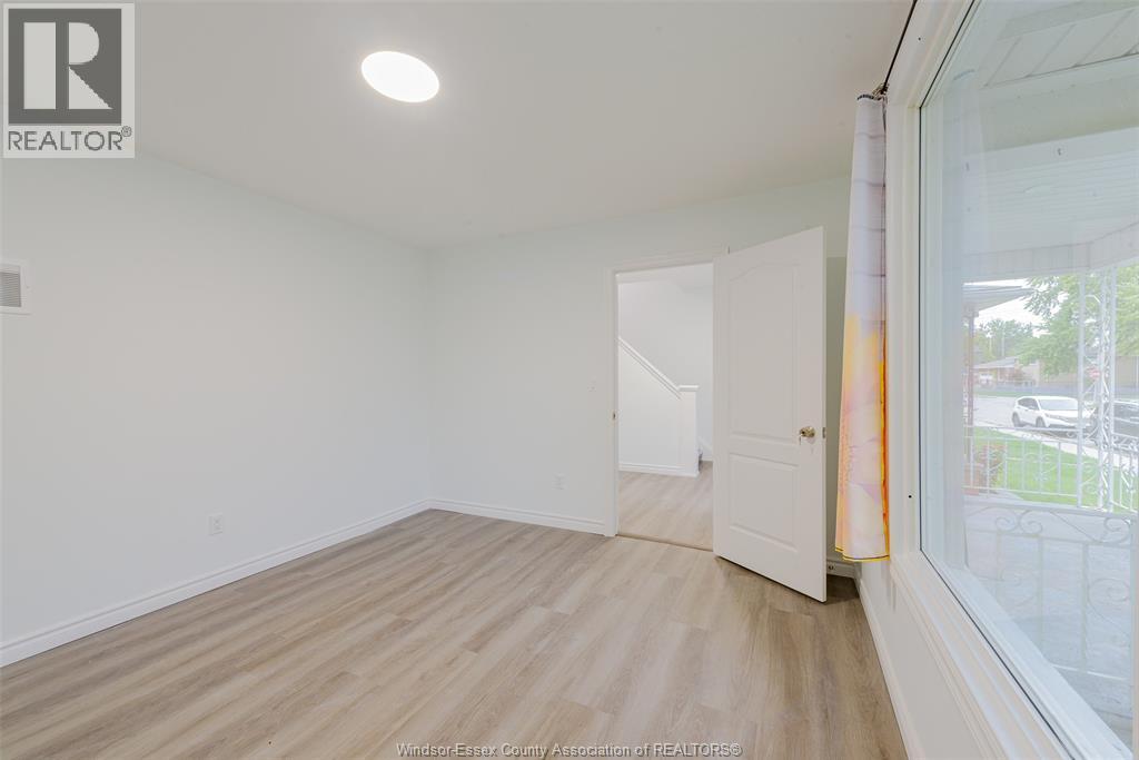 941 Cataraqui, Windsor, Ontario  N9A 3P7 - Photo 5 - 26022972