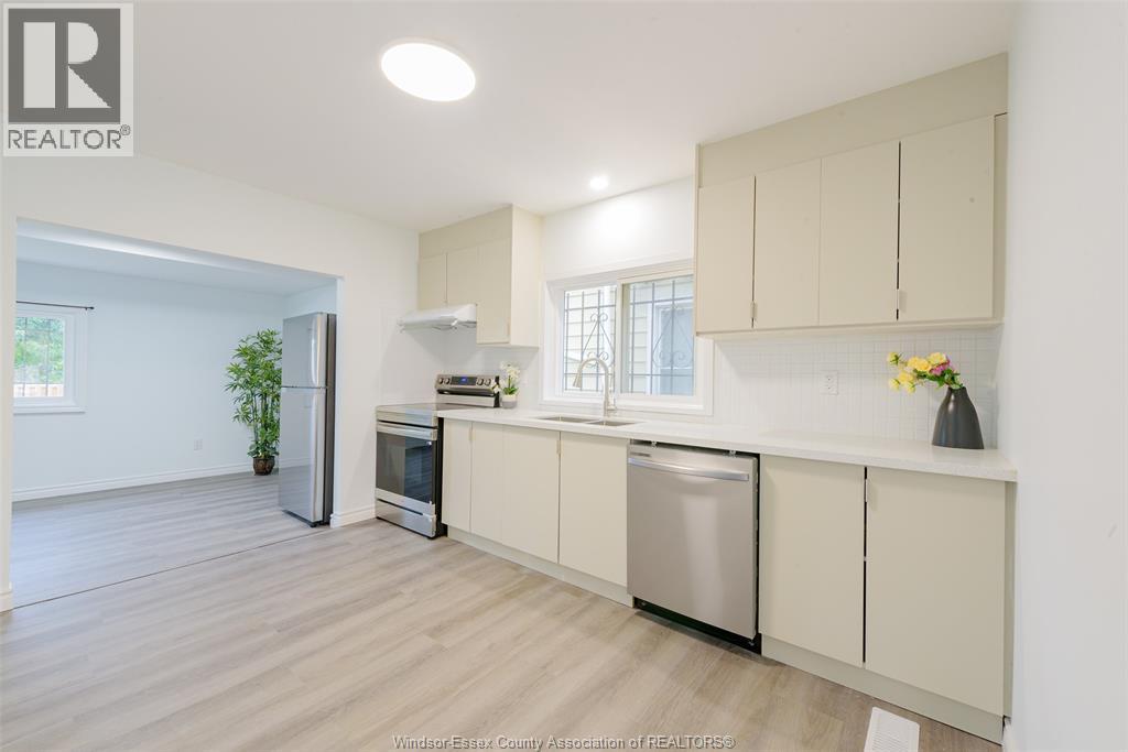 941 Cataraqui, Windsor, Ontario  N9A 3P7 - Photo 6 - 26022972