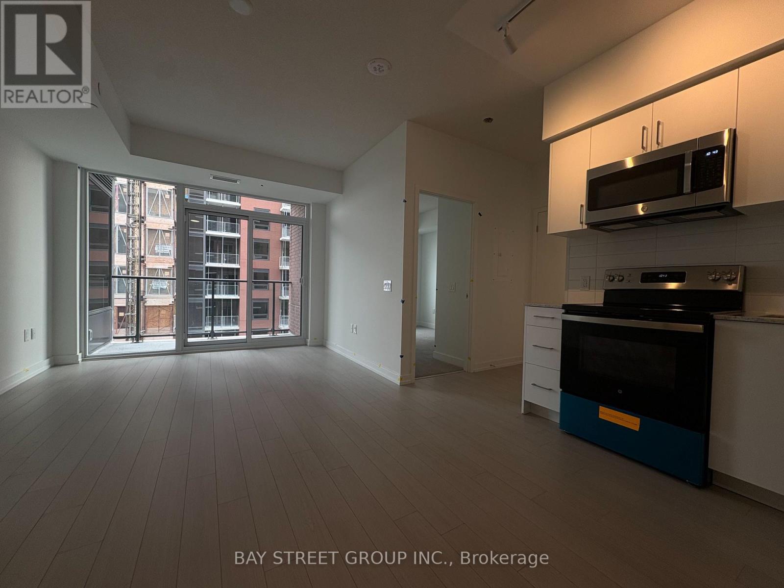 2322 - 4010 Eglinton Avenue W, Toronto, Ontario  M9A 0G5 - Photo 3 - W13800862