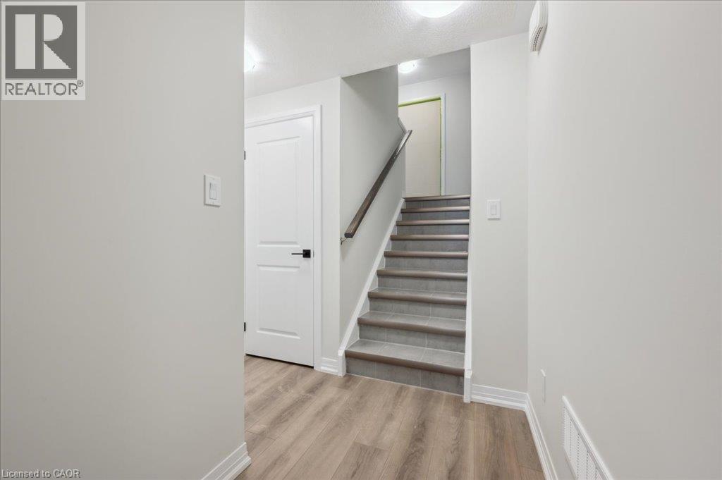 15 Stauffer Woods Trail Unit# 7, Kitchener, Ontario  N2P 0L1 - Photo 5 - 40862939