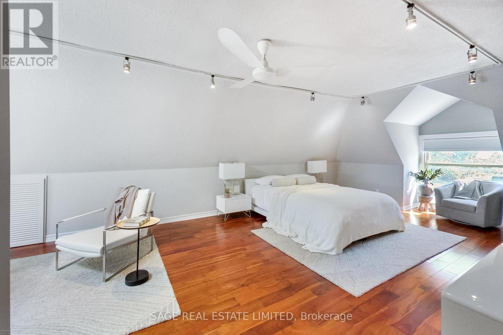 4 Dingwall Avenue, Toronto, Ontario  M4K 1H1 - Photo 28 - E13783568
