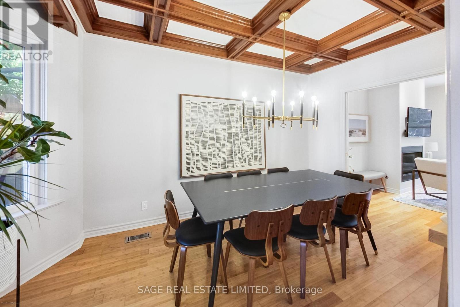 4 Dingwall Avenue, Toronto, Ontario  M4K 1H1 - Photo 9 - E13783568