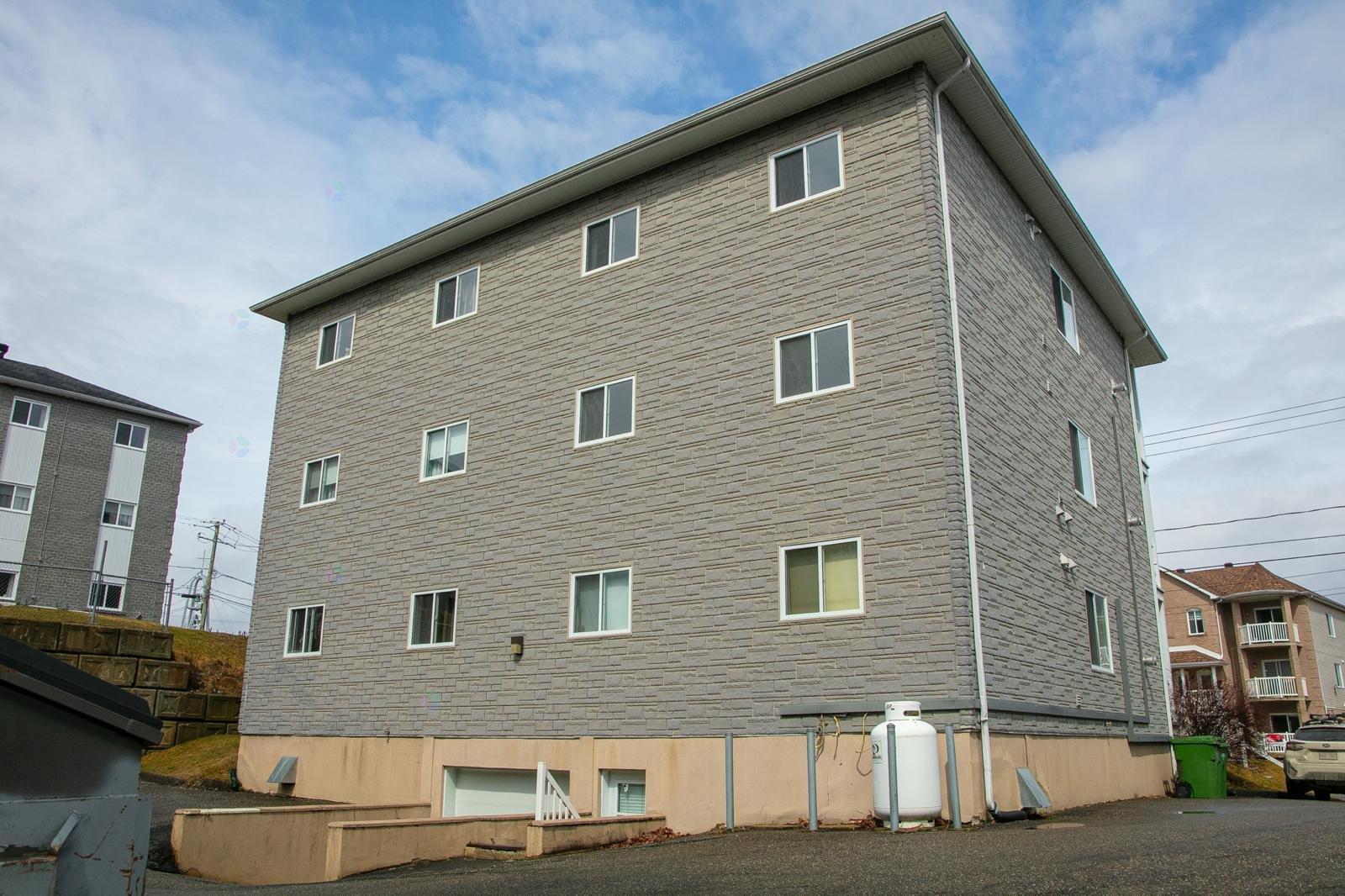 1174 Rue des Quatre-Saisons Sherbrooke (Fleurimont) Quebec Canada J1E4K6 2