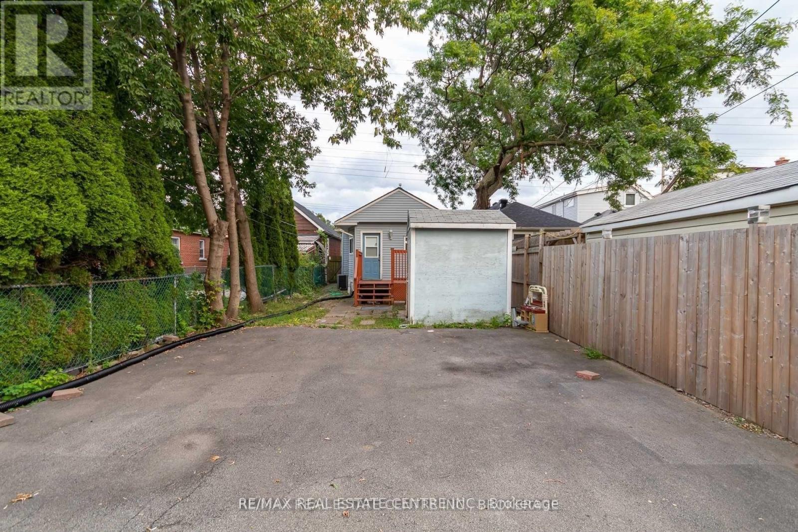 295 STRATHEARN AVENUE